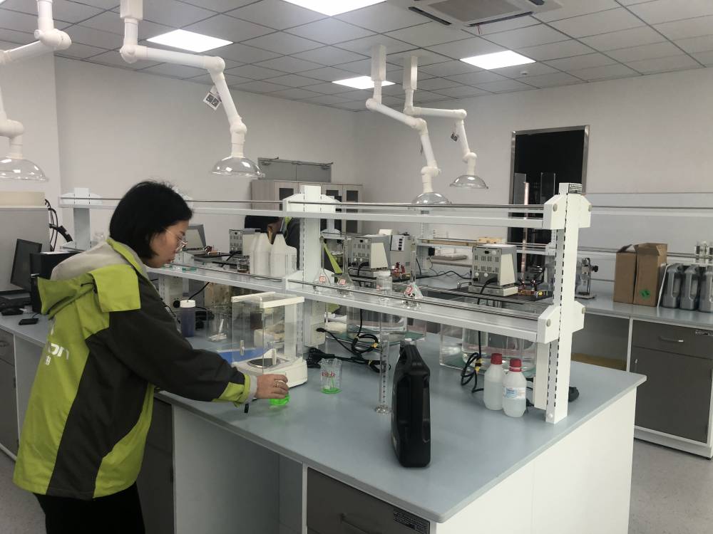 ���ʹ��� ʵ����