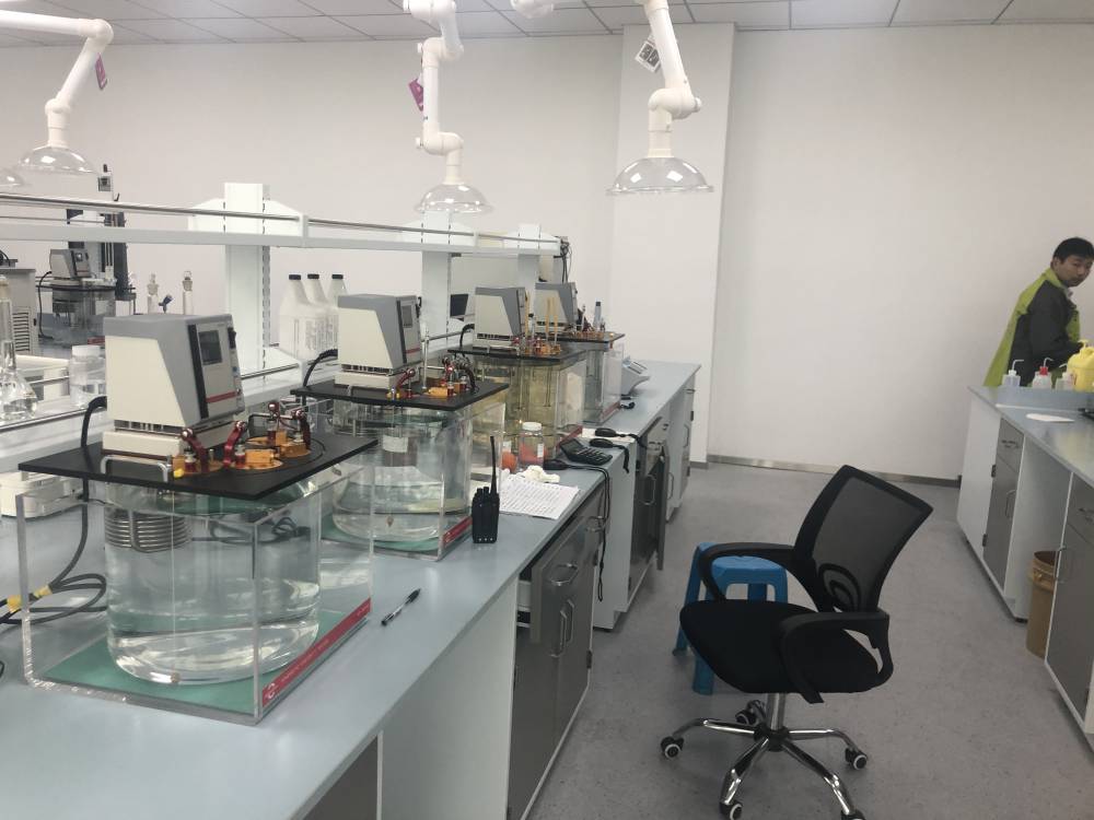 ���ʹ��� ʵ����